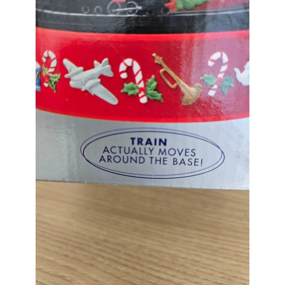 Hallmark Coca-Cola Santa Musical Snow Globe Moving Train 2001